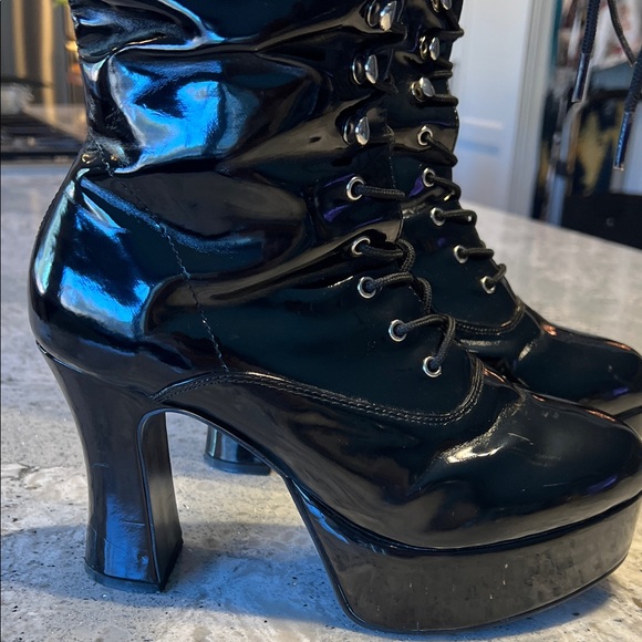 Torrid Black Lace-Up Patent Boots Size 7.5 - Picture 2 of 15